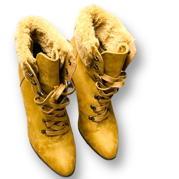 BAMBOO Shoes - Lace-Up Faux Fur Bamboo Boots, Size 8.5"